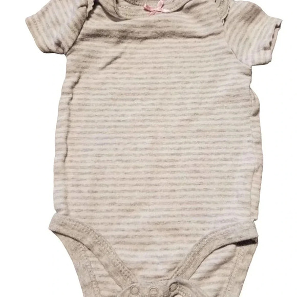 0-3 month Baby Assortment, Baby Shirts, Onepieces, Pants, Used, 9 pieces - Picture 6 of 10